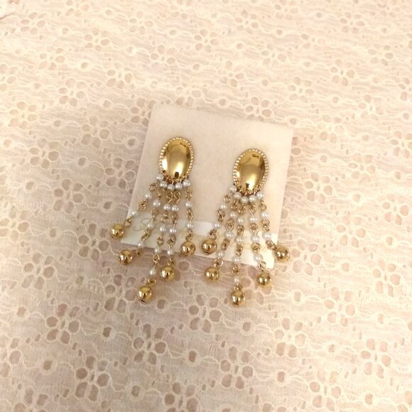Vintage White Gold Beads Gold Tone Dangle Drop Earrings Timeless VTG Jewelry - Picture 4 of 7